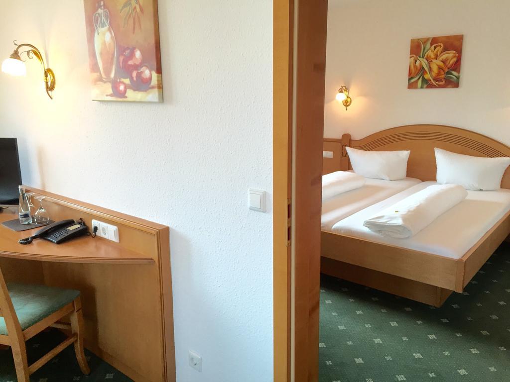 Hotel Ochsen Friesenheim  Room photo